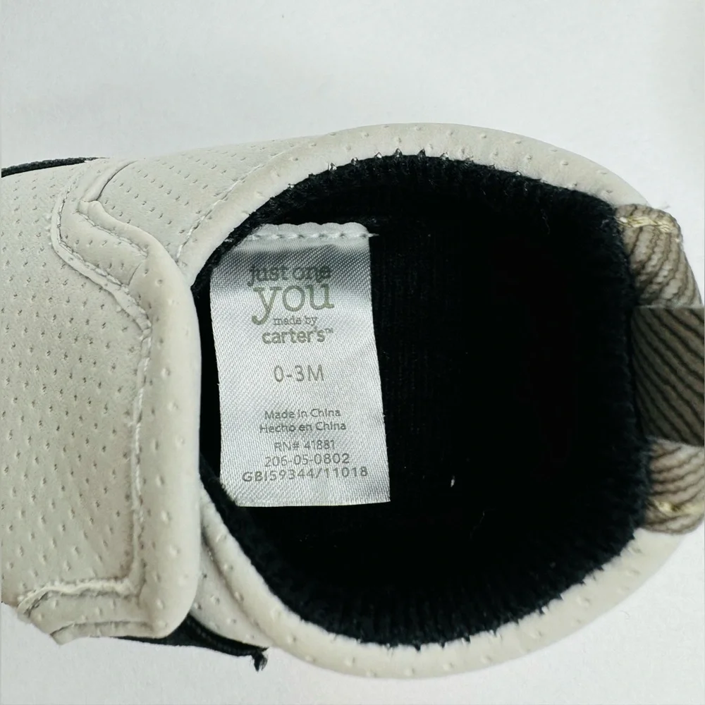 Just One‎ You By Carters newborn shoes boy (0-3m) Pre Owned